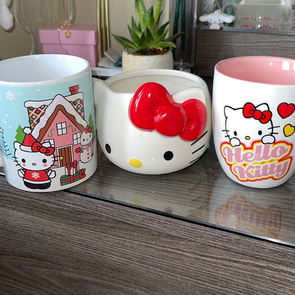 Hello Kitty Mug Bundle (3)
